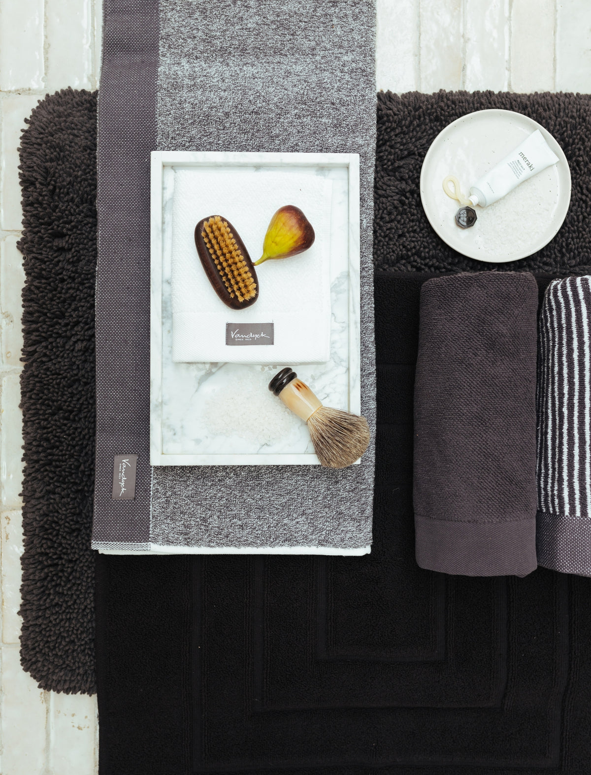 HOME UNI badgoed | off black
