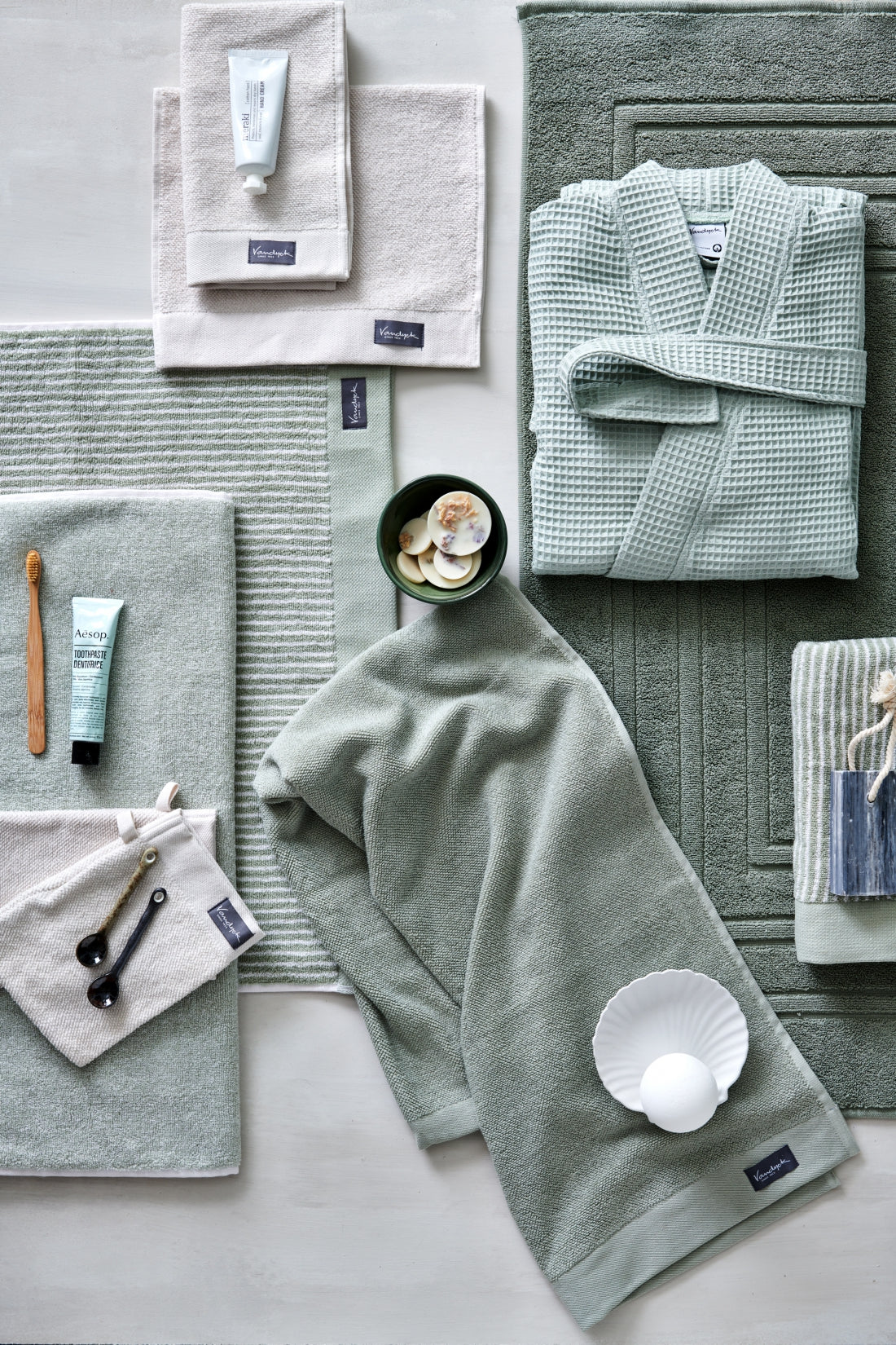 HOME PETIT LIGNE badgoed | smoke green